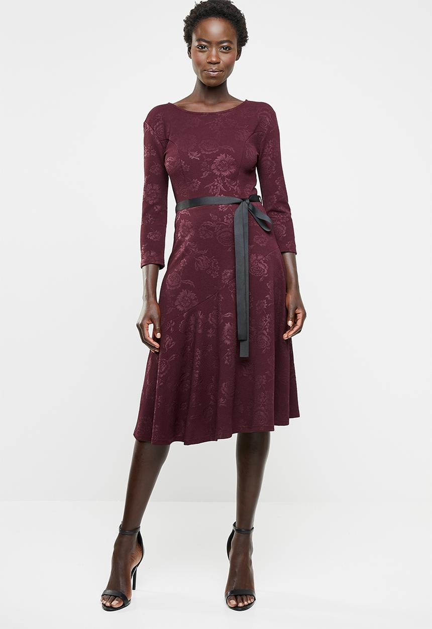 edit - Long sleeve fit and flare dress - burgundy