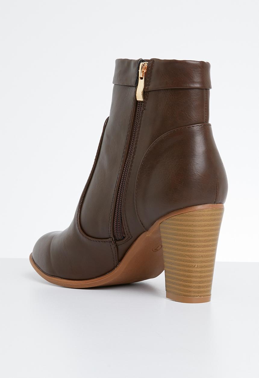 Jada - Side zip ankle boot - brown