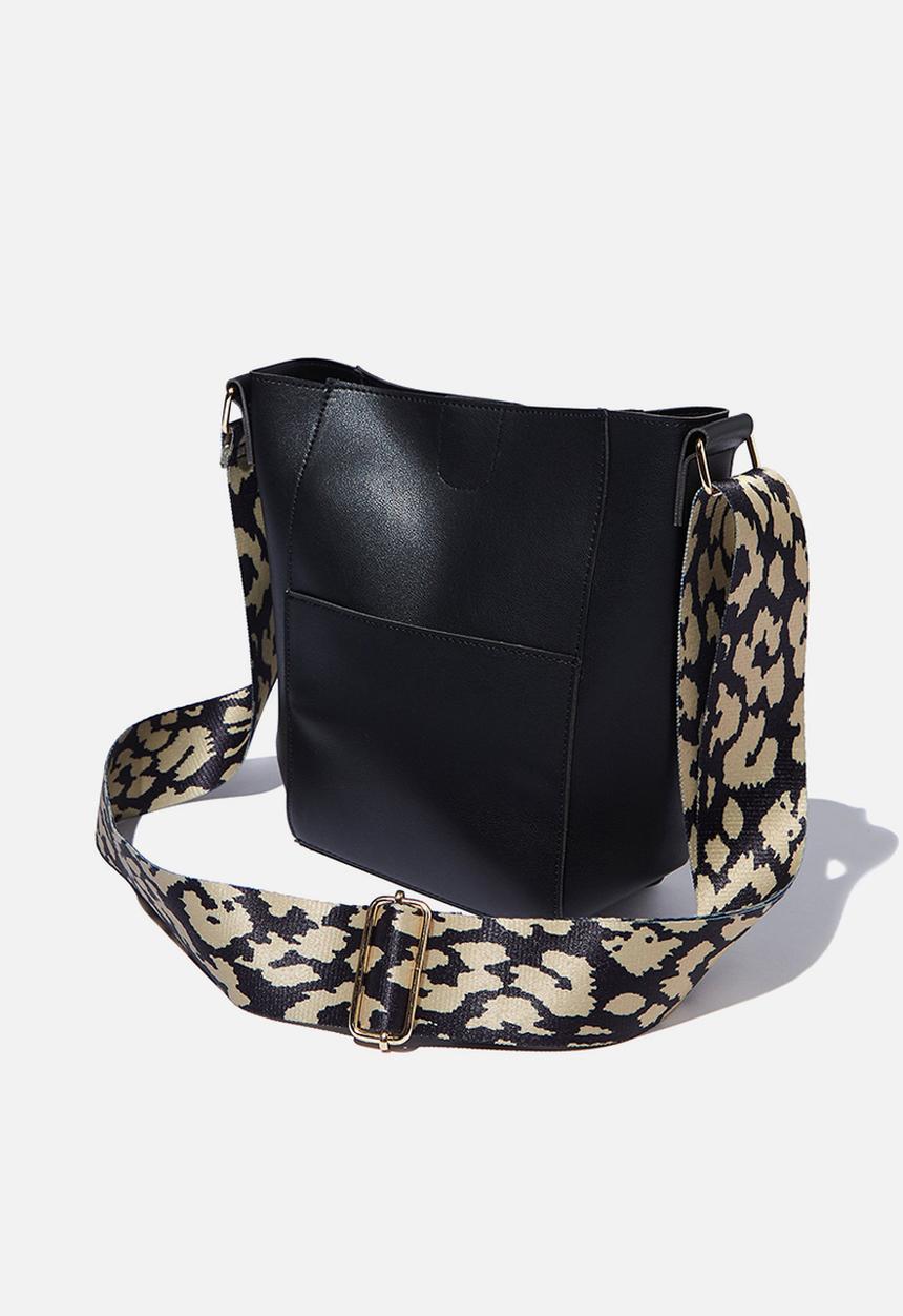 Cotton On - Evie bucket strap bag - black