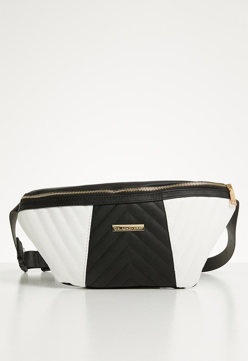 BLACKCHERRY - Quilt detail moonbag - black & white