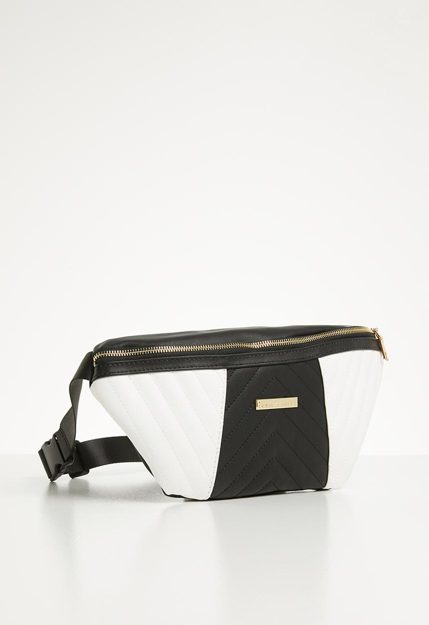 BLACKCHERRY - Quilt detail moonbag - black & white
