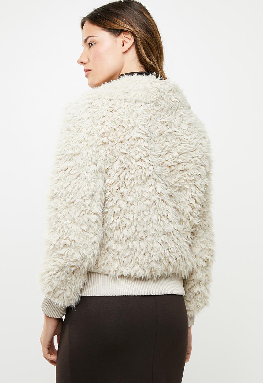 Vero Moda - Ibi jayla short faux fur jacket - neutral