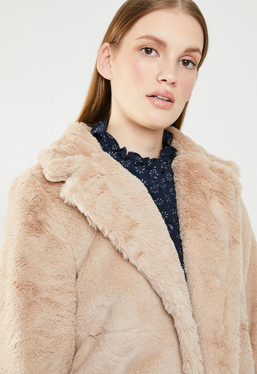 Revenge - Faux fur cropped jacket - beige
