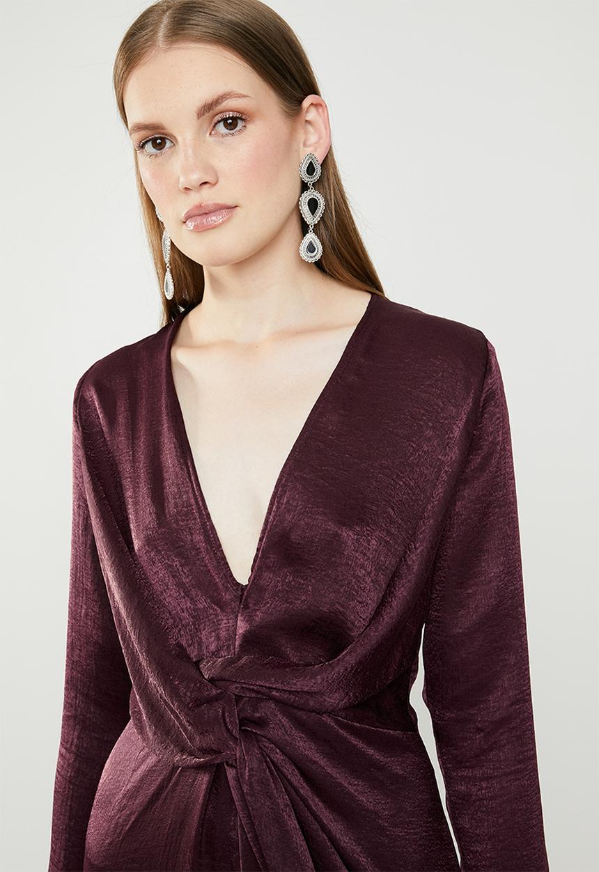 Missguided - Hammered satin twist front dress - burgundy