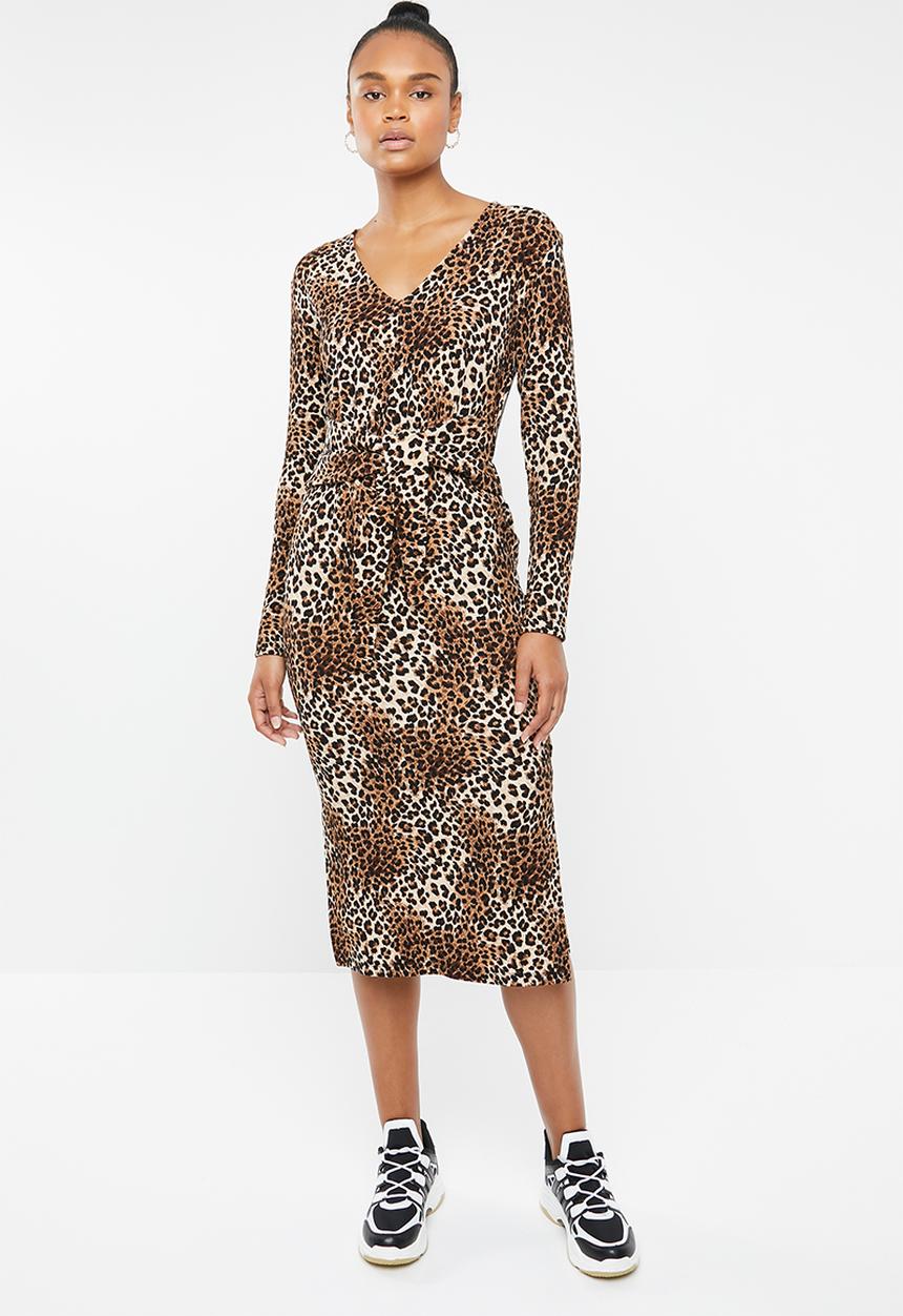 Superbalist - V-neck tie front knit dress - brown & black