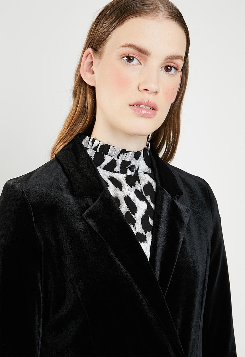 ONLY - Luxe longline velvet blazer - black