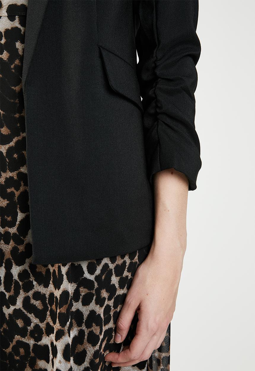 ONLY - Zoey ruched sleeve blazer - black