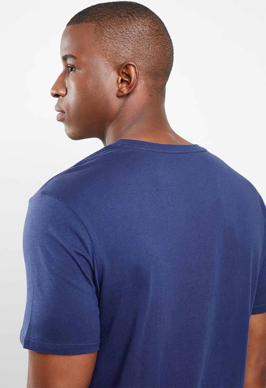 GUESS - Short sleeve core triangle tee - blue & red