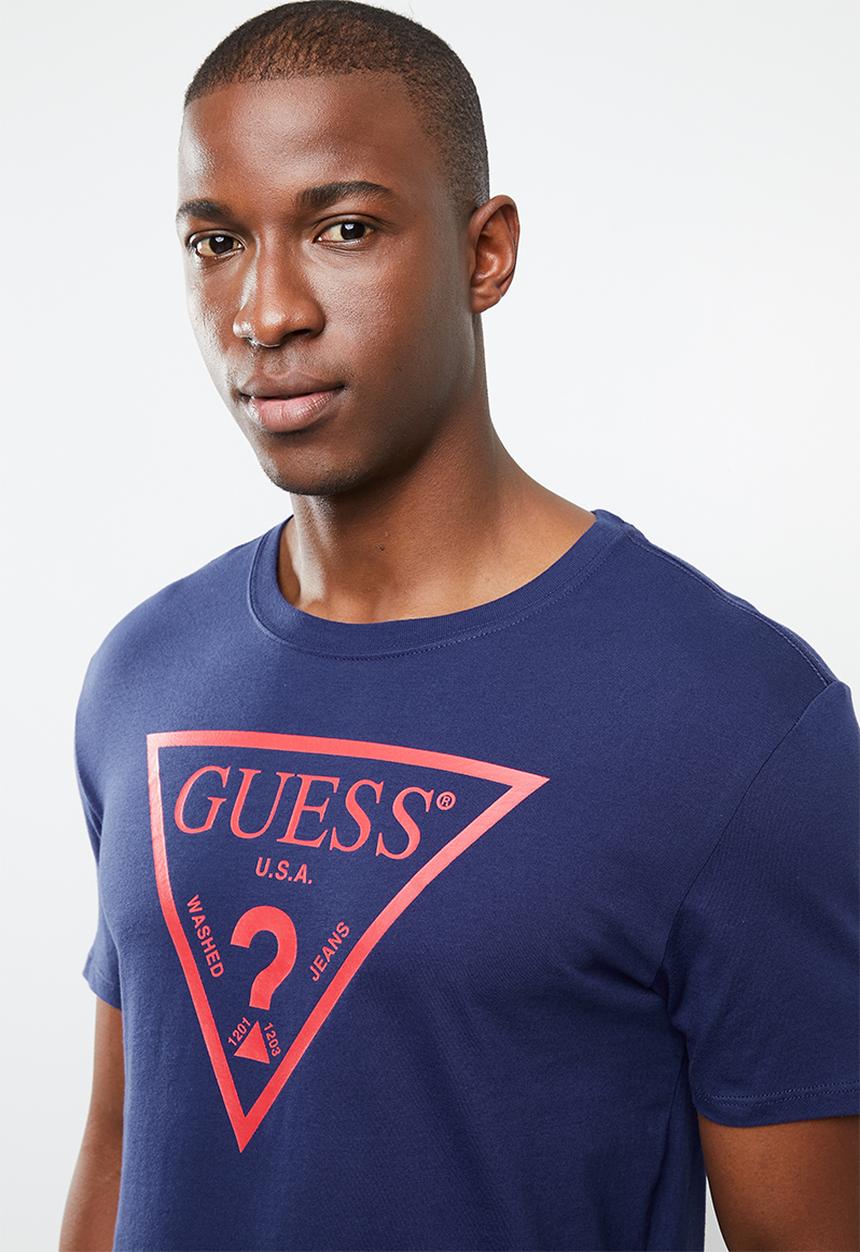 GUESS - Short sleeve core triangle tee - blue & red