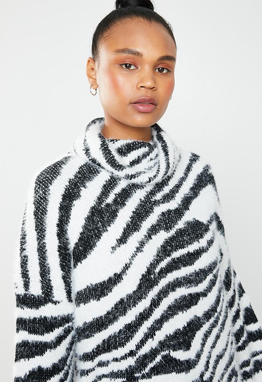 Missguided - Premium roll neck zebra jumper dress - white & black