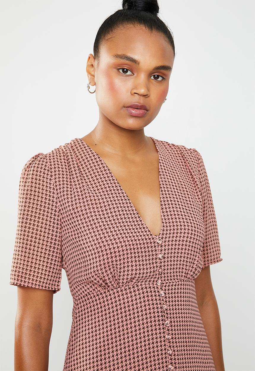 Missguided - Chiffon houndstooth button down midi dress - pink