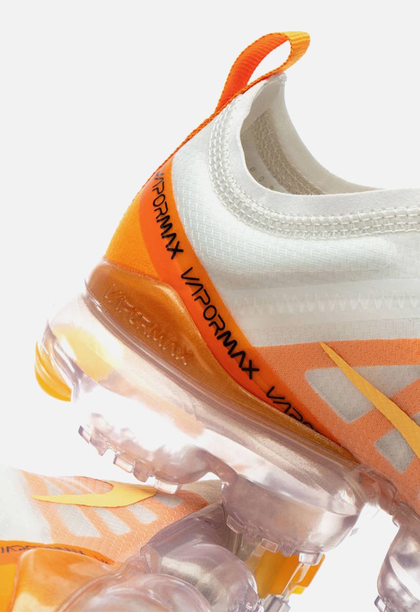 Nike - Nike w Air Vapormax 2019 - Summit white / Topaz gold - orange
