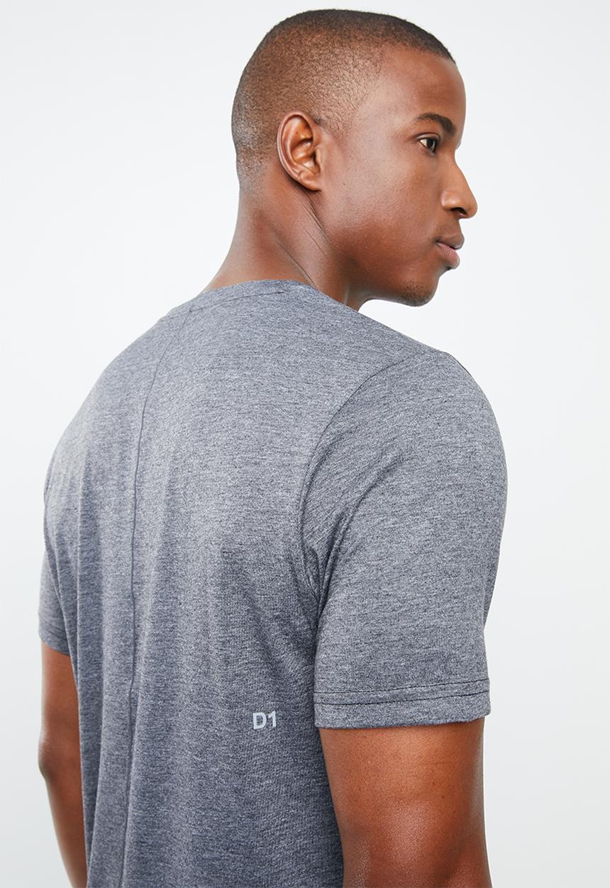 ASICS - Essential gxp top - grey
