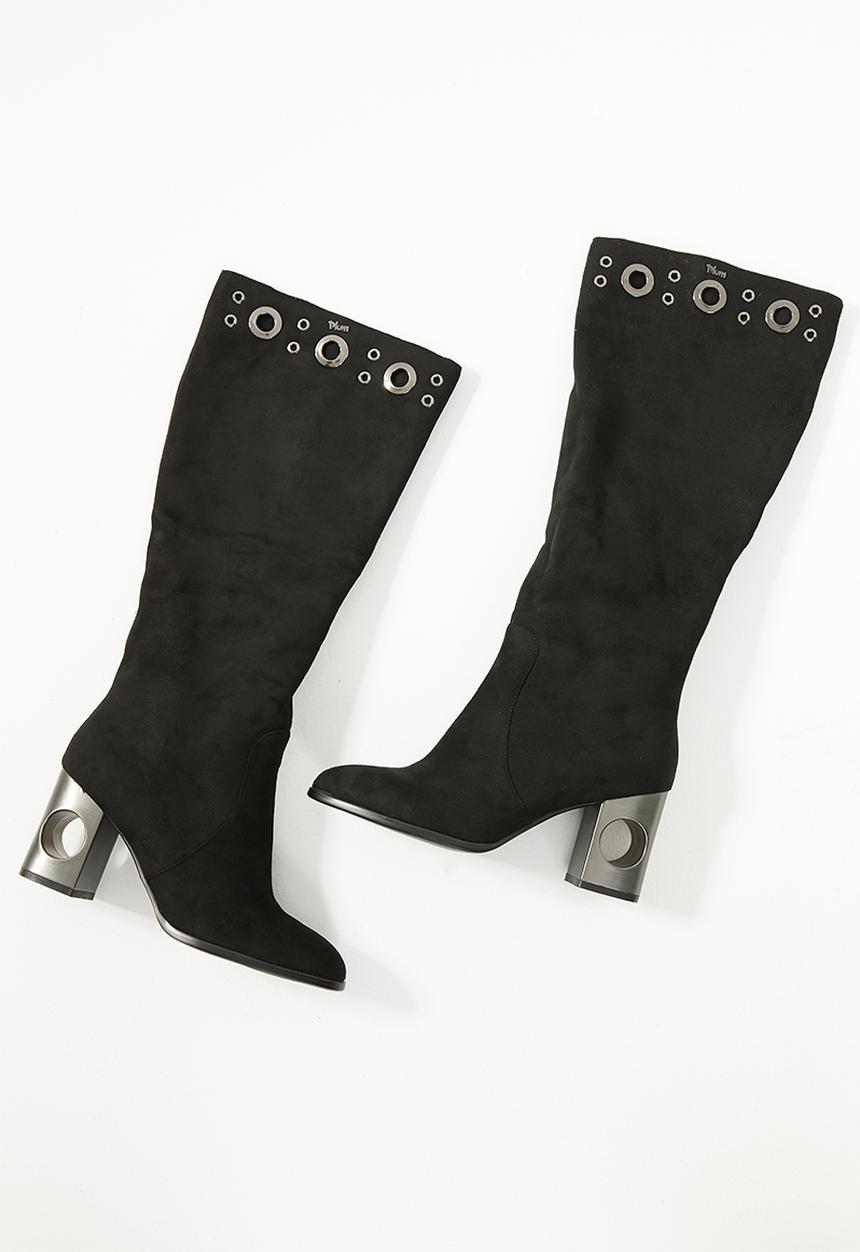 Plum - Studded boot - black