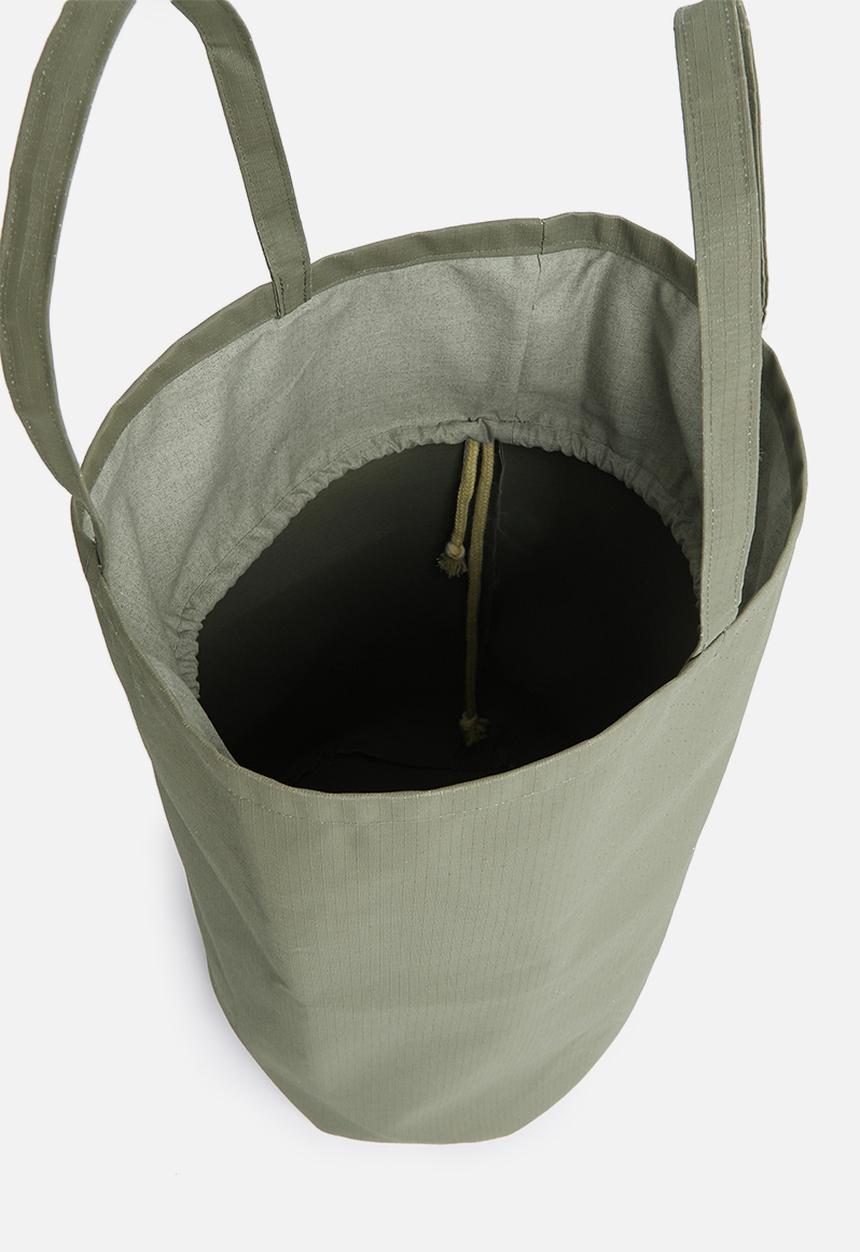 Sixth Floor - Pick & go drawstring laundry bag - green