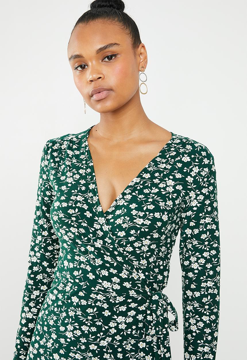 New Look - V neck long sleeve ditsy wrap dress - green