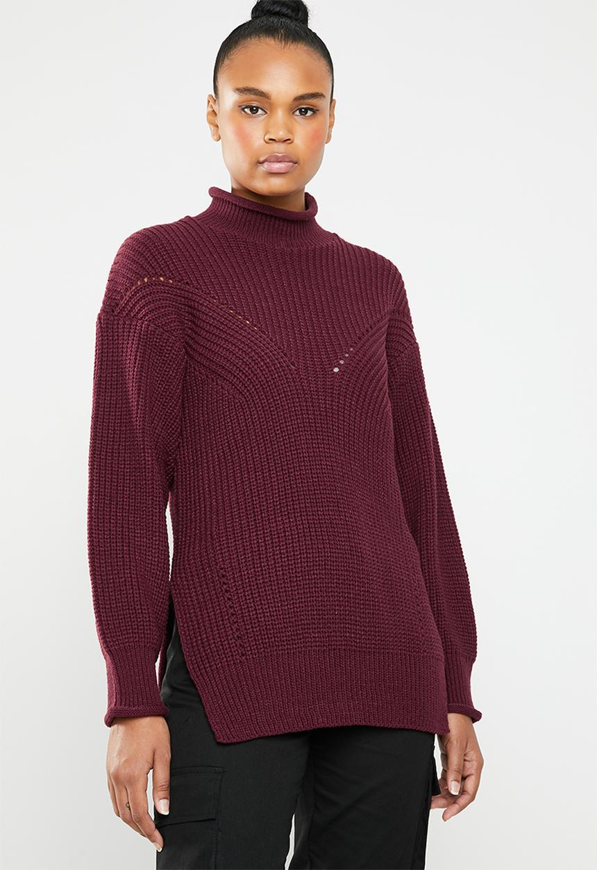 Superbalist - Funnel neck knit with side slits - burgundy