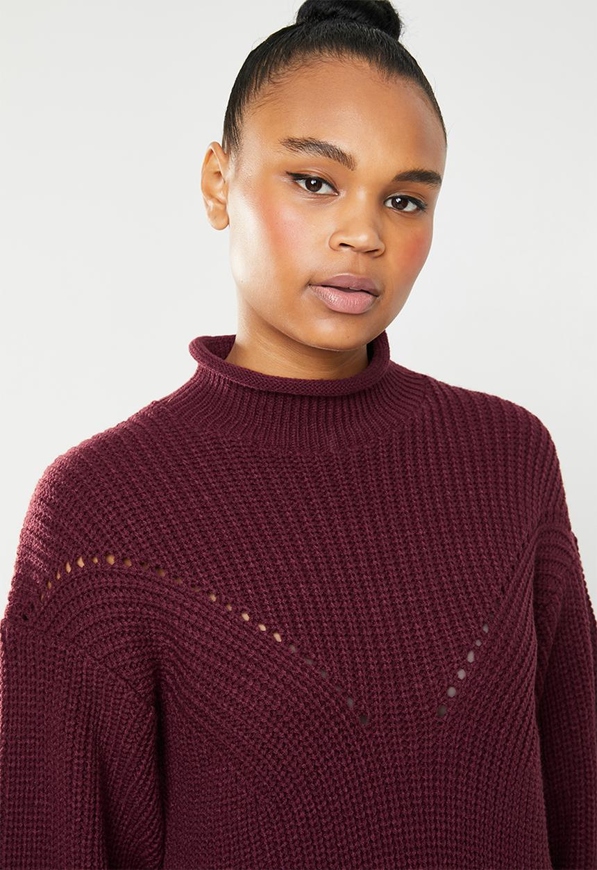 Superbalist - Funnel neck knit with side slits - burgundy