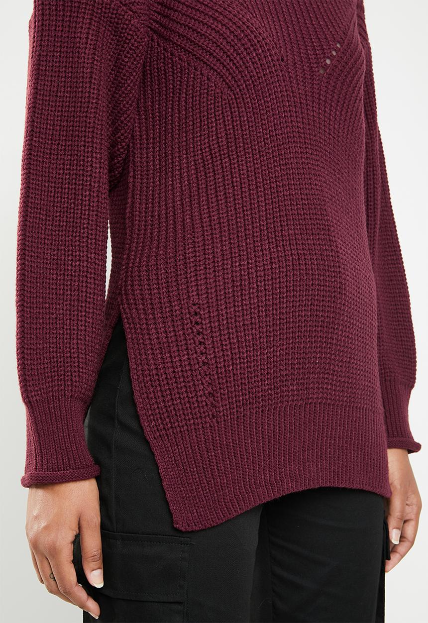 Superbalist - Funnel neck knit with side slits - burgundy