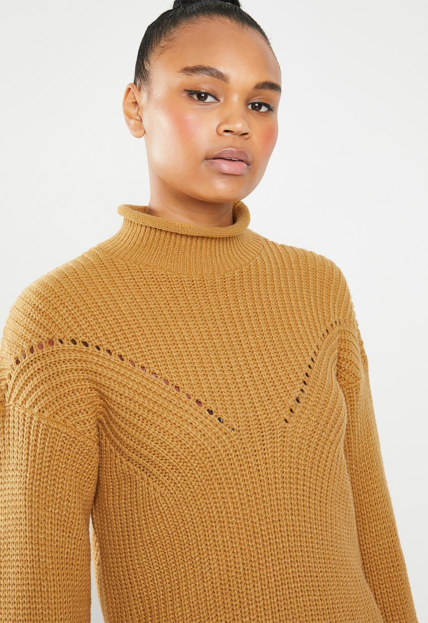 Superbalist - Funnel neck knit with side slits - gold 