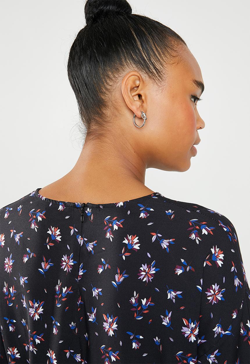 Superbalist - Drop shoulder blouse - black