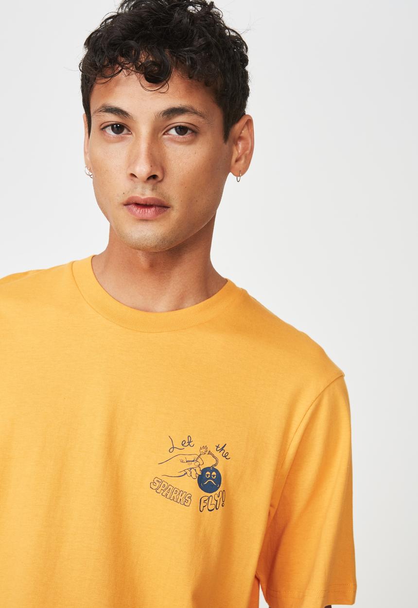 Cotton On - Let the sparks fly Tbar art T-shirt - orange