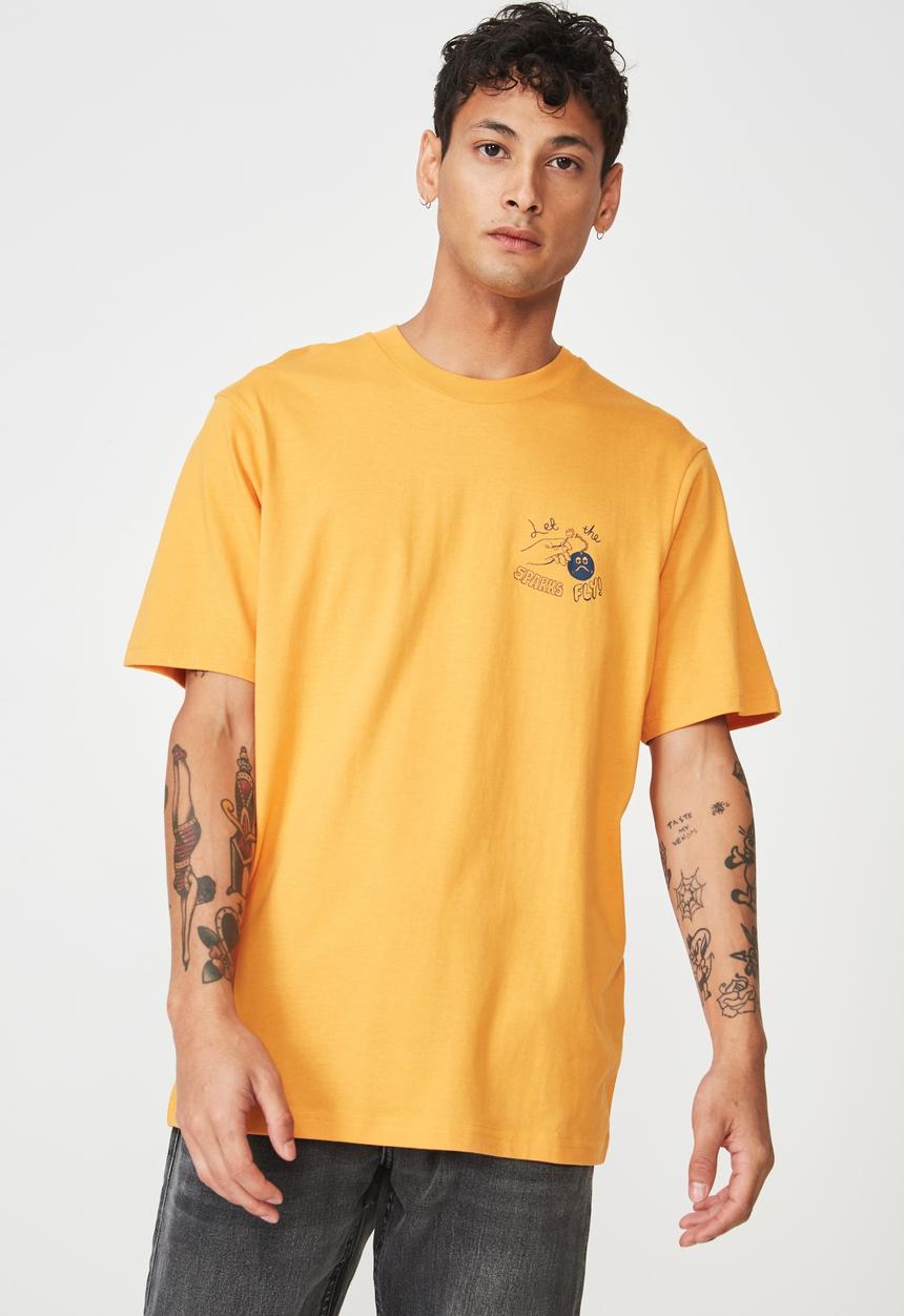 Cotton On - Let the sparks fly Tbar art T-shirt - orange