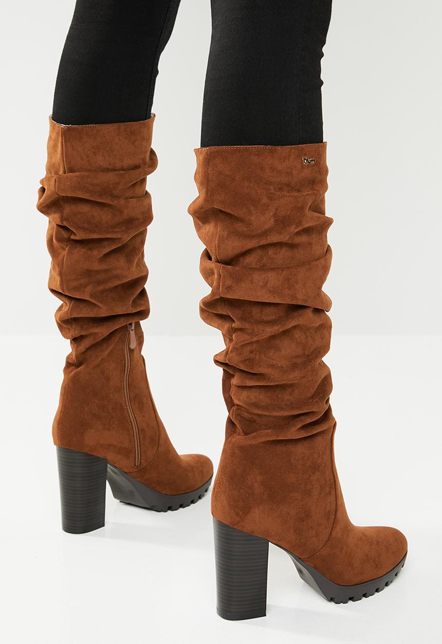 Plum - Ruched boot - tan