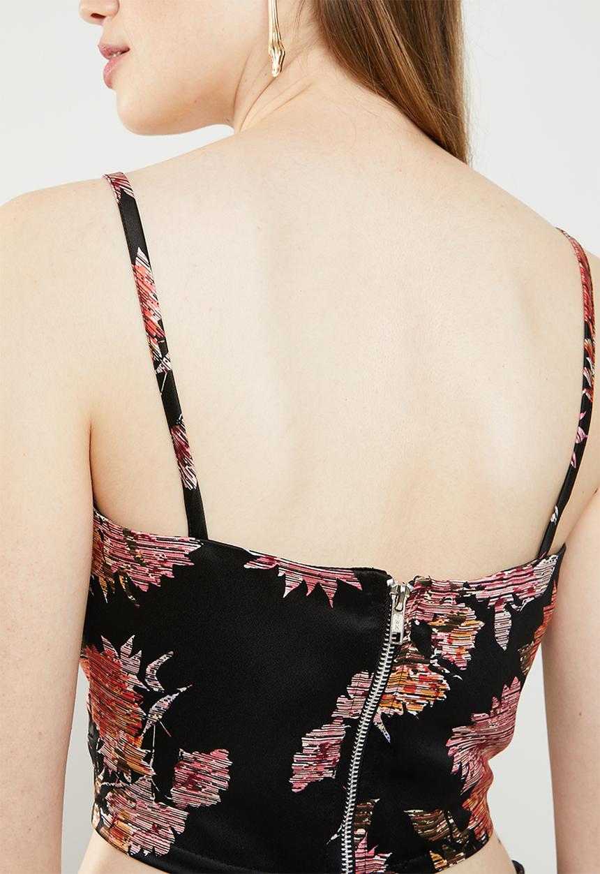STYLE REPUBLIC - Cropped strappy top - black