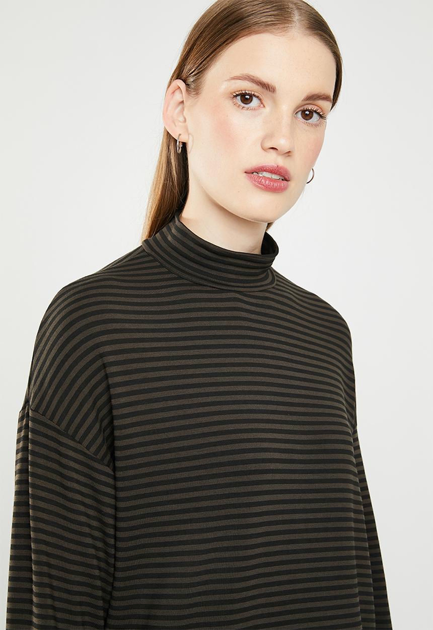 Superbalist - Turtle neck drop shoulder boxy tee - khaki & black