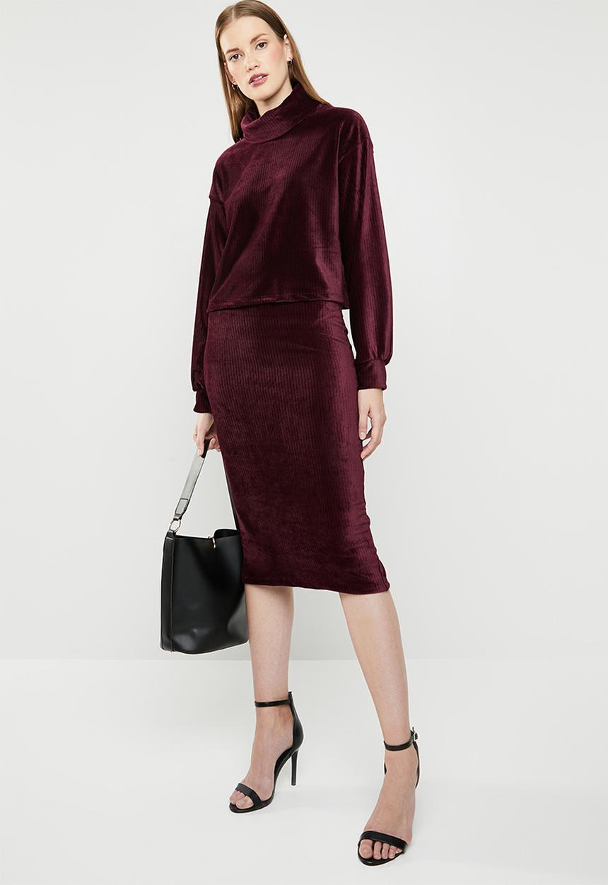 Superbalist - Velour funnel neck top- burgundy