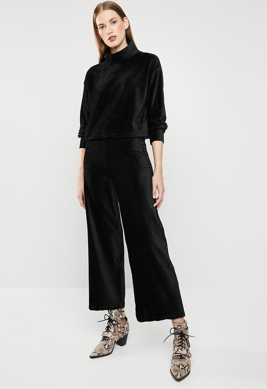 Superbalist - Velvour funnel neck top- black