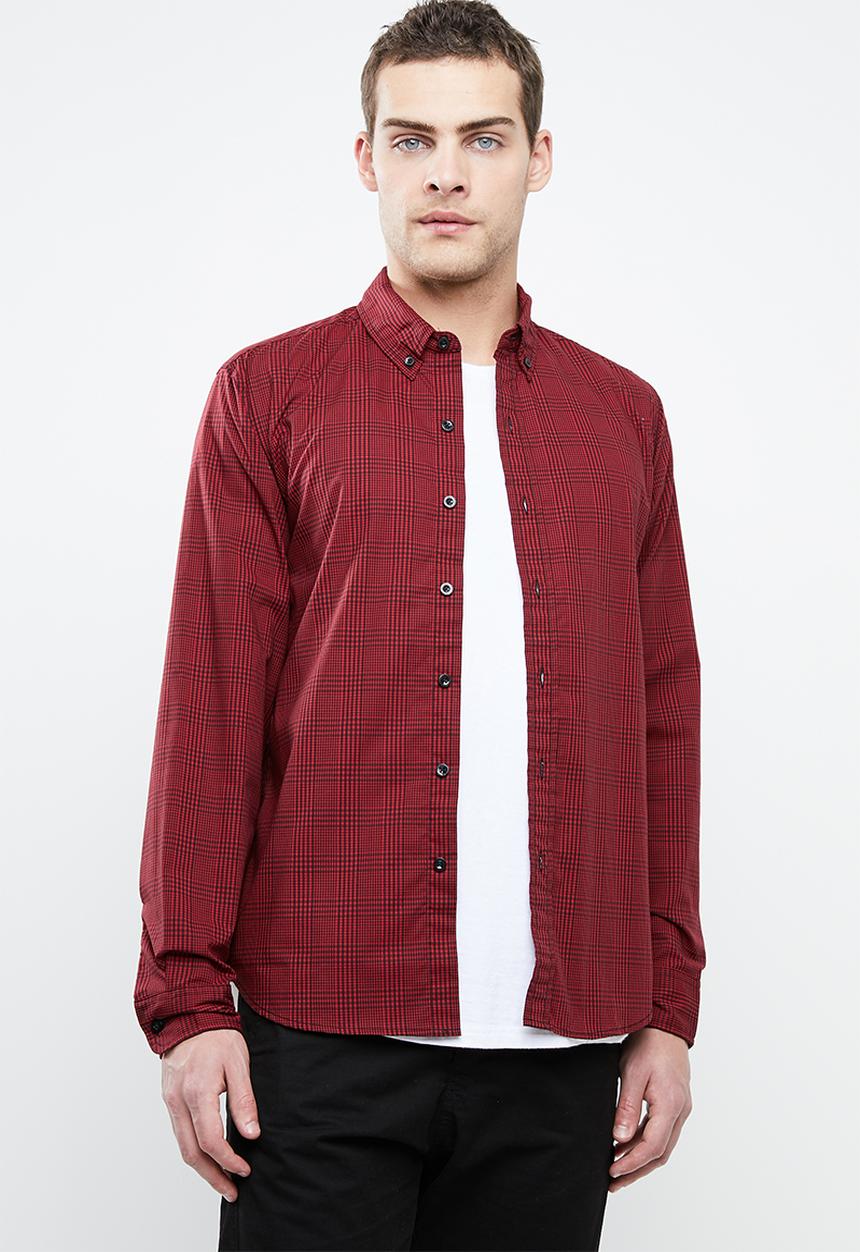 Levi’s® - Classic no pocket plaid shirt - red & black