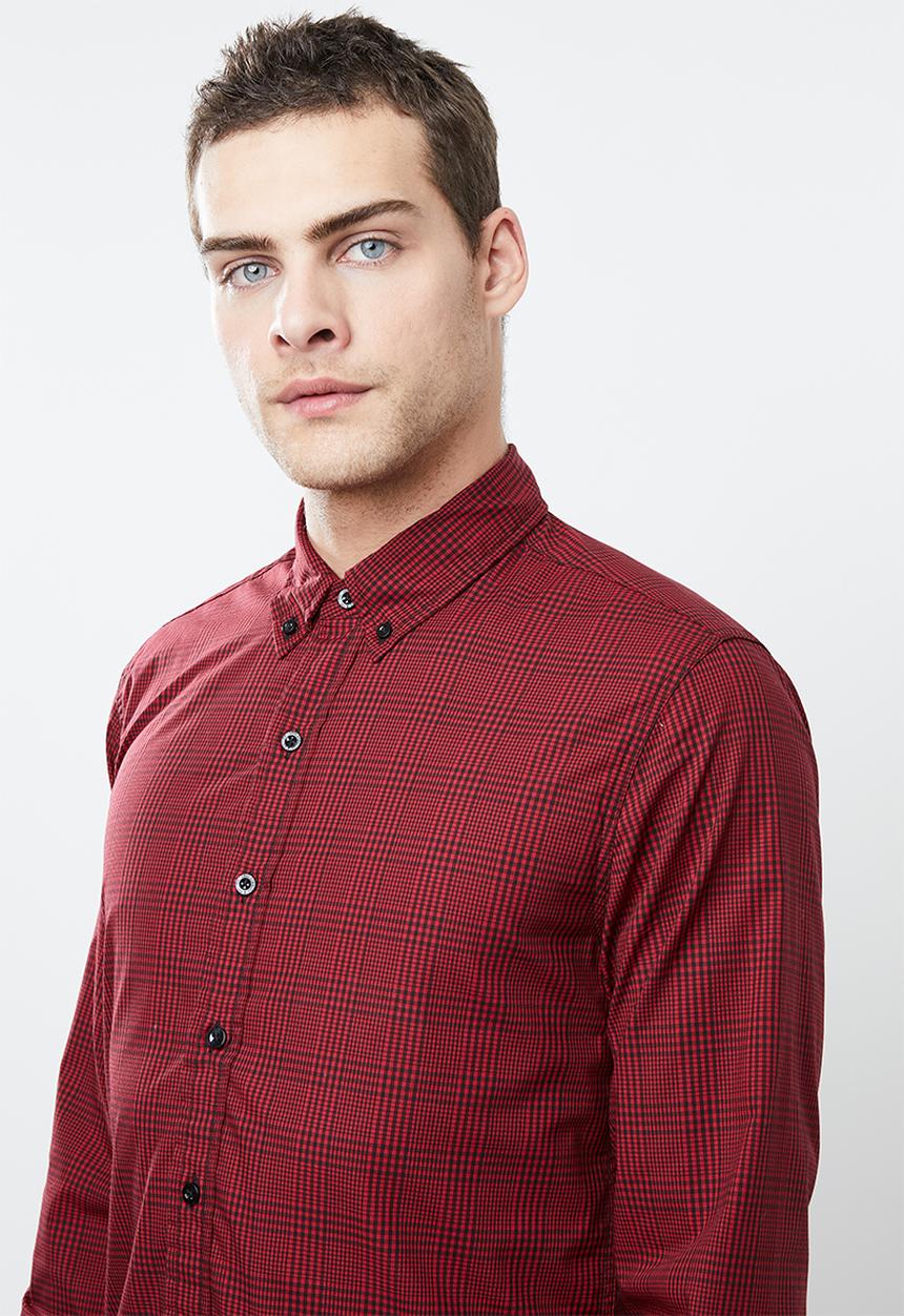Levi’s® - Classic no pocket plaid shirt - red & black