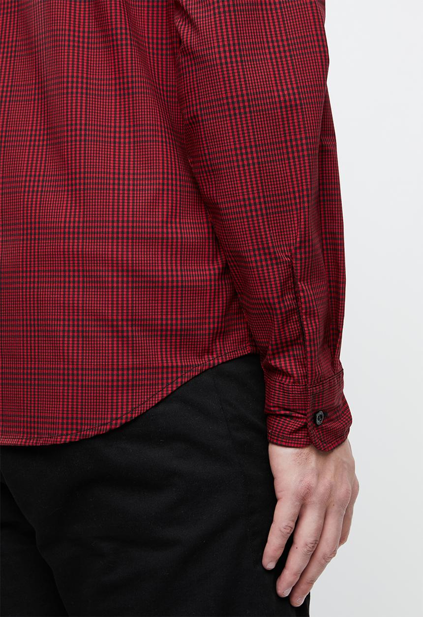Levi’s® - Classic no pocket plaid shirt - red & black