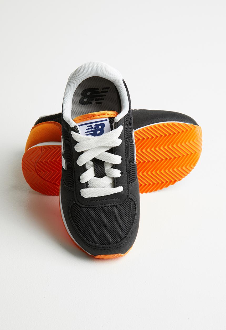 New Balance  - Classic running lace sneaker - black