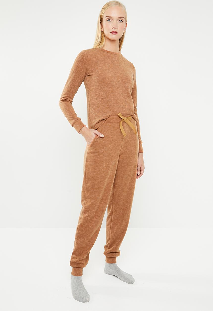 Superbalist - Soft touch sleep set - rust