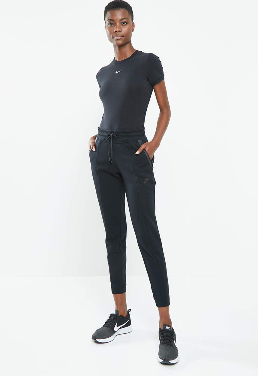 Nike - Nike essential bodysuit - black