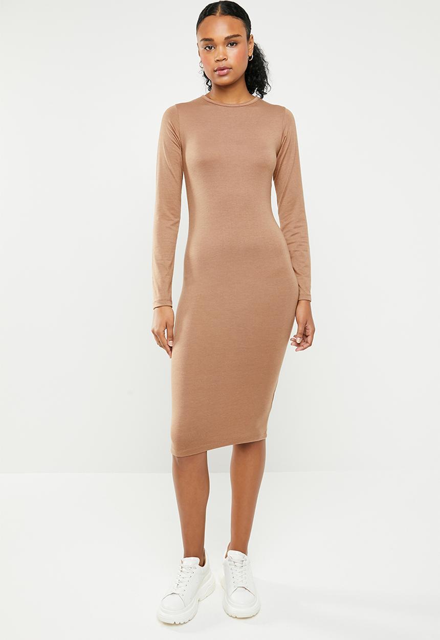 Missguided - Basic long sleeve crew neck midi dress - camel