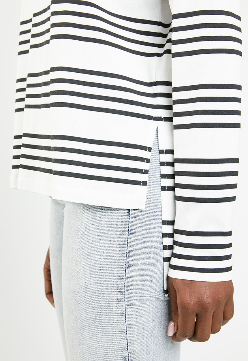 Noisy May - Helen long sleeve shilo hem top - black & white