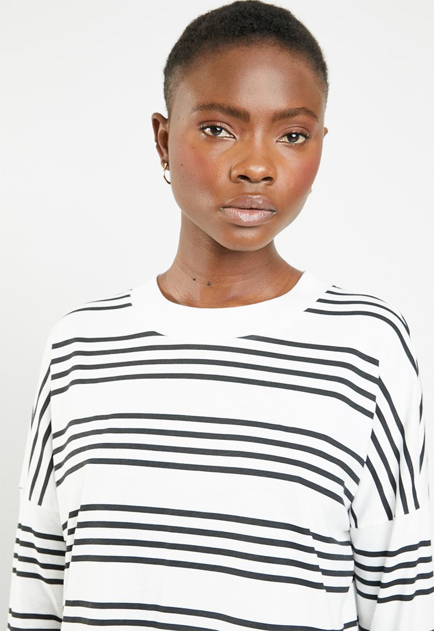 Noisy May - Helen long sleeve shilo hem top - black & white