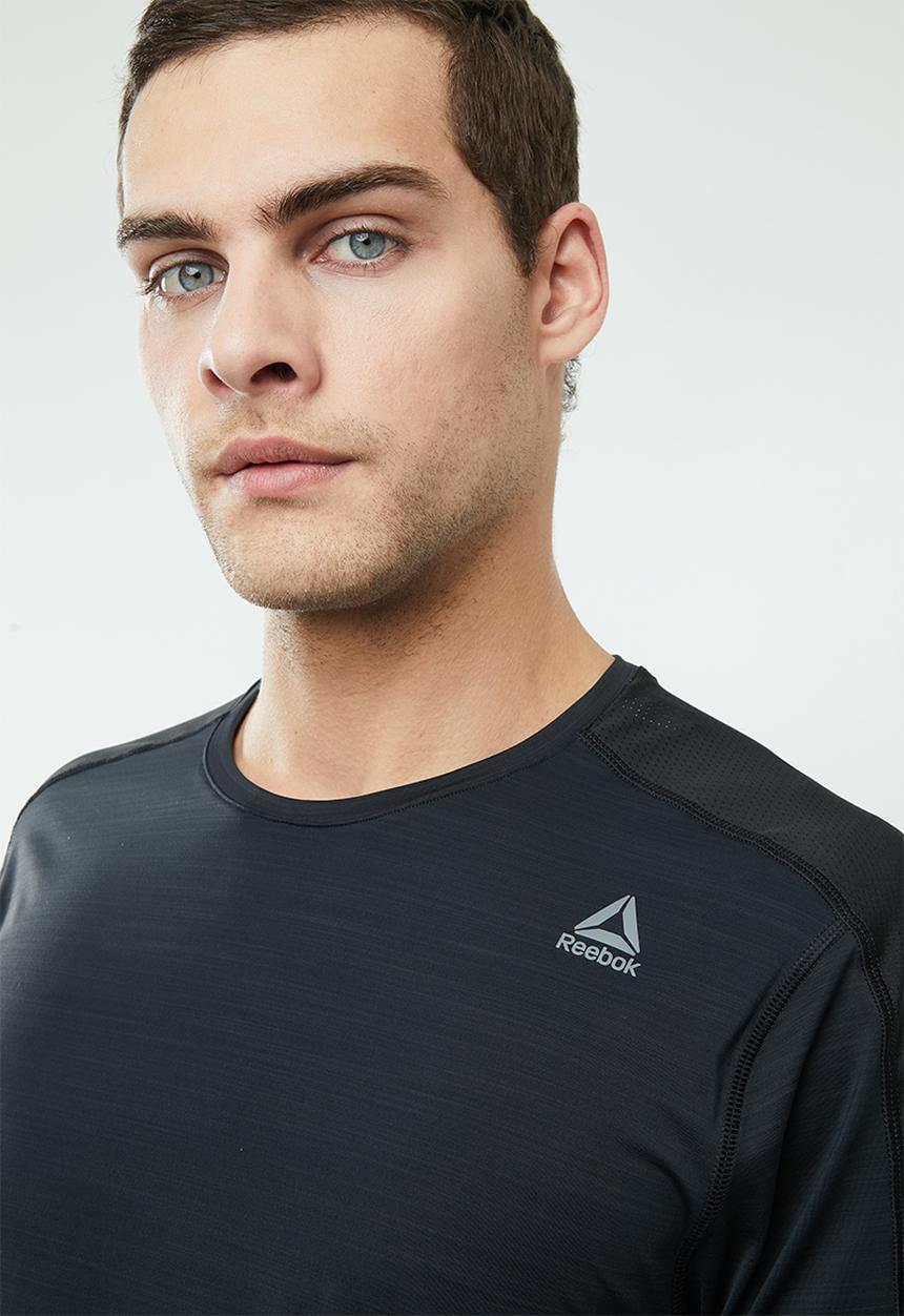 Reebok - Foundation graphic tee - black 