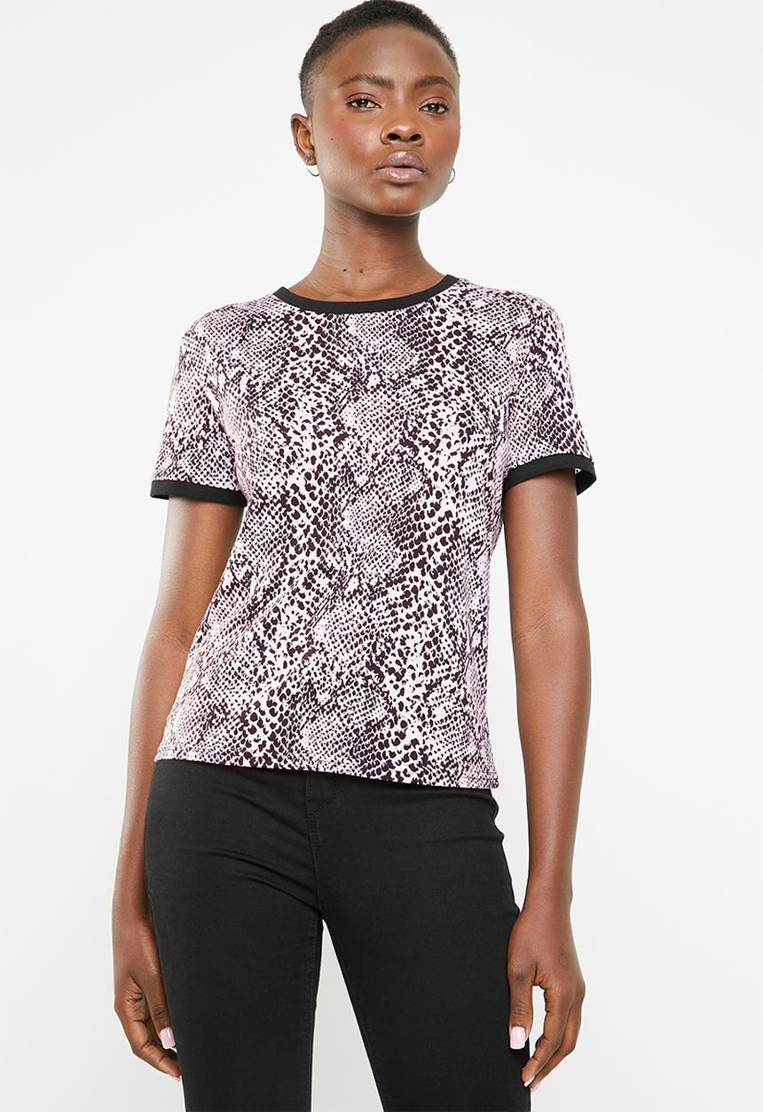 New Look - Snake print T-shirt - black & pink 