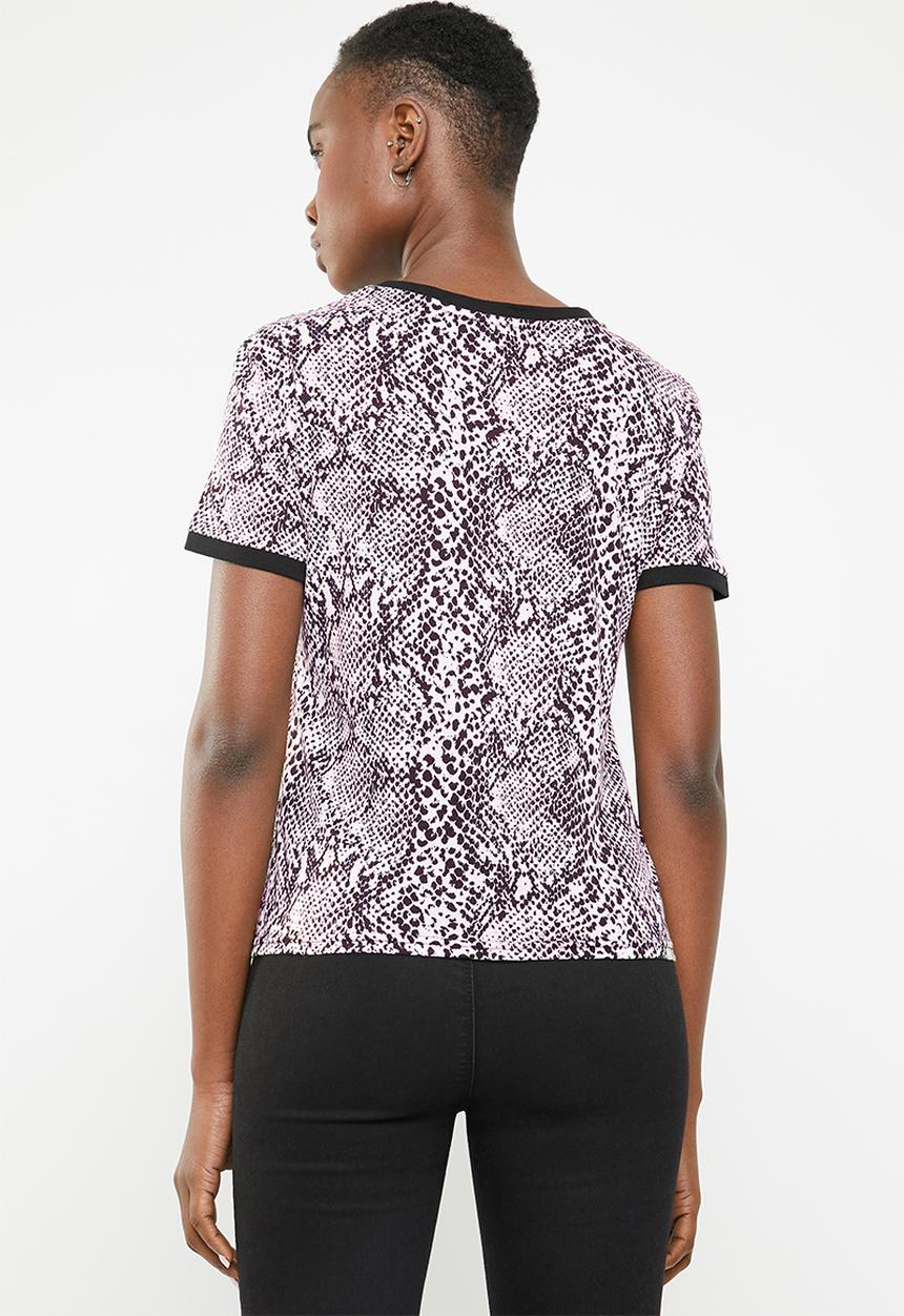 New Look - Snake print T-shirt - black & pink 