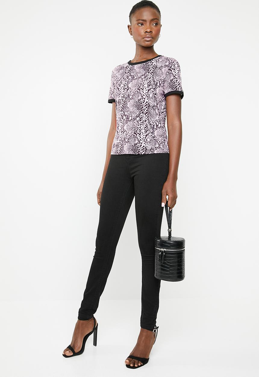 New Look - Snake print T-shirt - black & pink 