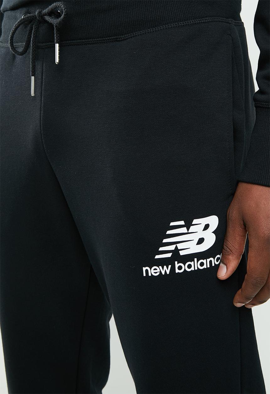 New Balance  - Essentials stacked sweatpant - black