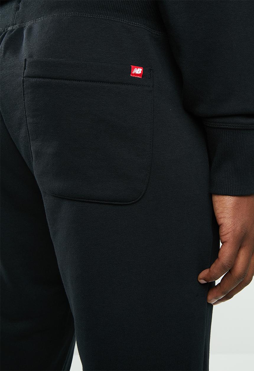 New Balance  - Essentials stacked sweatpant - black