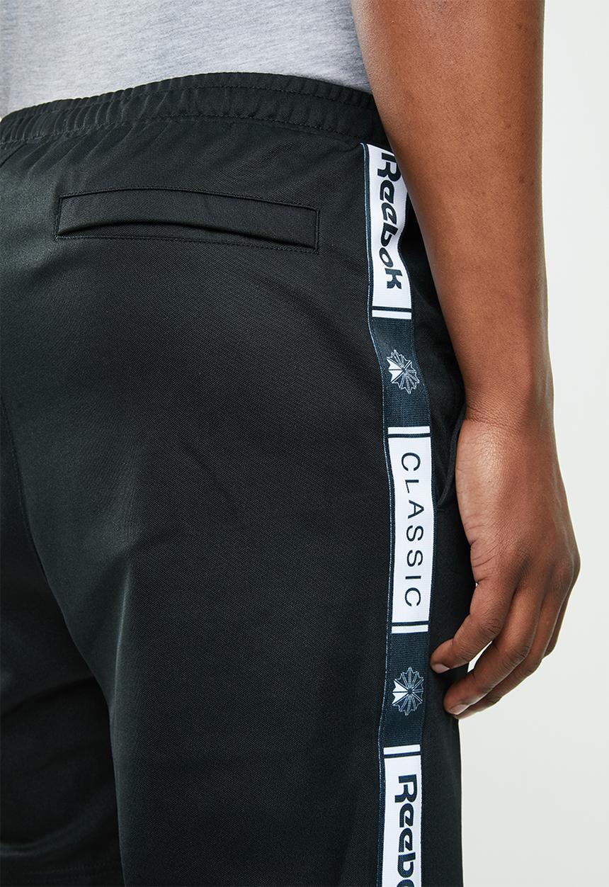 Reebok Classic - CL taped trackshort - black