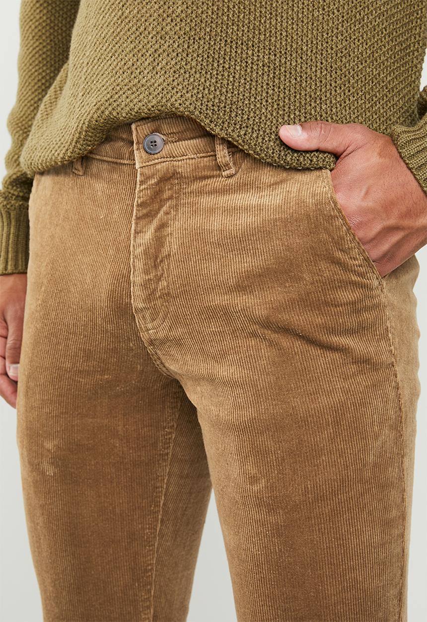 Superbalist - Slim fit corduroy chino - tan