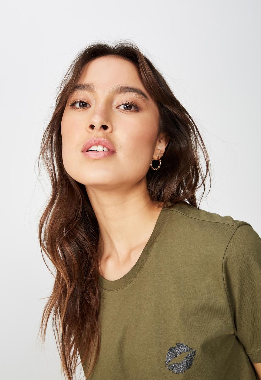 Cotton On - Classic arts tee  - green